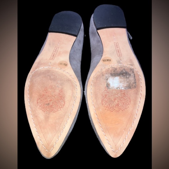 Vince Camuto suede flats, sz 6.5 - Picture 5 of 5